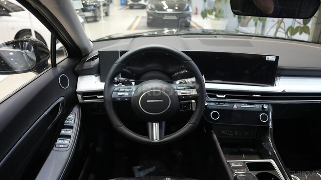 Hyundai Sonata-11