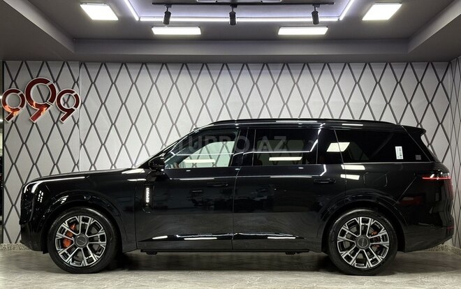 Lynk & Co 900-6