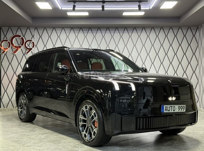Lynk & Co 900-3