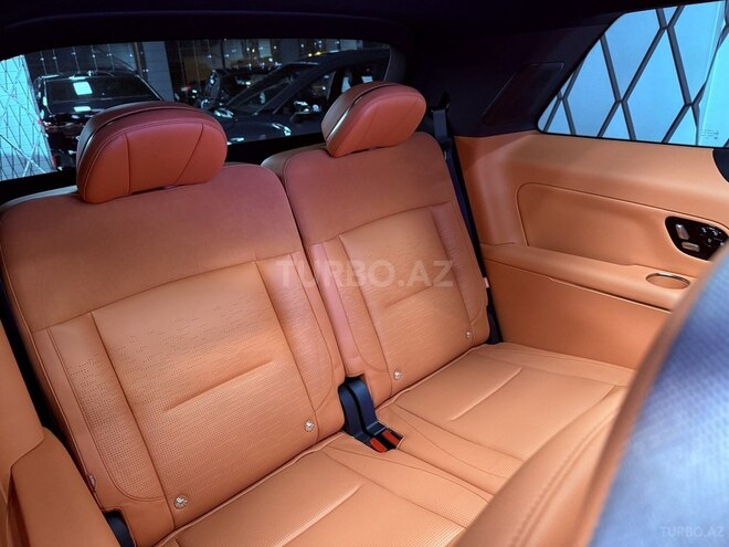 Lynk & Co 900-13