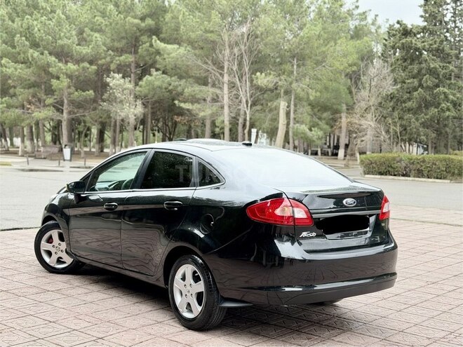 Ford Fiesta 2013, 198,774 km - 1.6 l - Sumqayıt