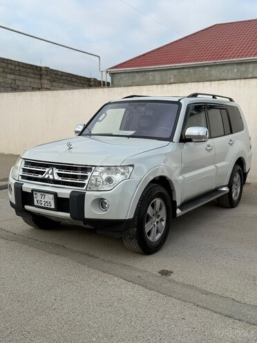 Mitsubishi Pajero-1
