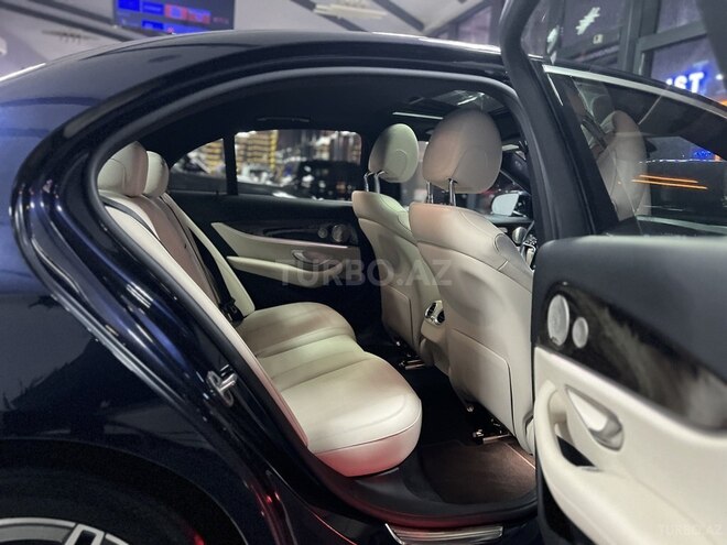 Mercedes E 350-11