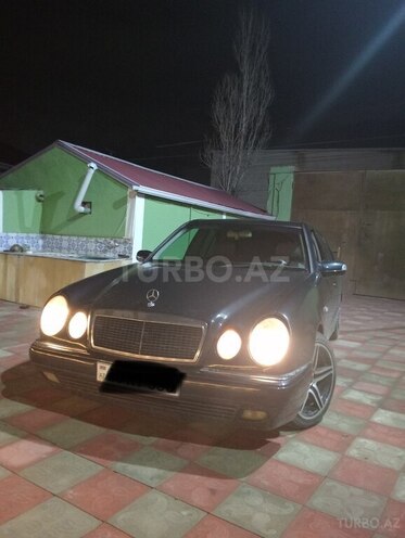 Mercedes E 240 1999, 345,000 km - 2.4 l - Bakı