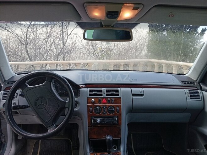 Mercedes E 240 1999, 345,000 km - 2.4 l - Bakı
