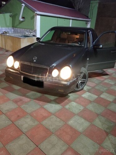 Mercedes E 240 1999, 345,000 km - 2.4 l - Bakı