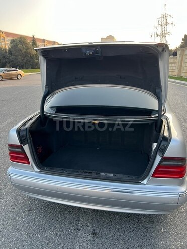 Mercedes E 280 2000, 283,000 km - 2.8 l - Bakı