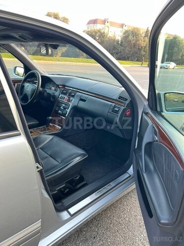Mercedes E 280 2000, 283,000 km - 2.8 l - Bakı