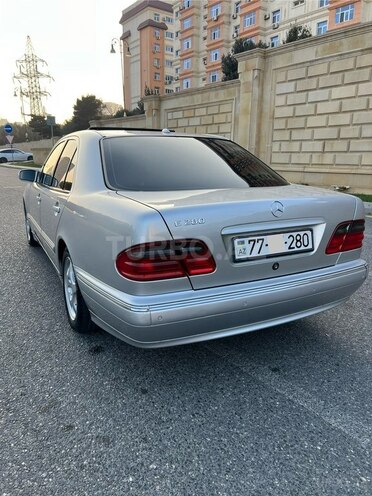 Mercedes E 280 2000, 283,000 km - 2.8 l - Bakı
