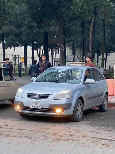 Kia Rio-1