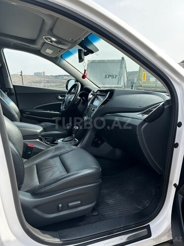 Hyundai Santa Fe-13