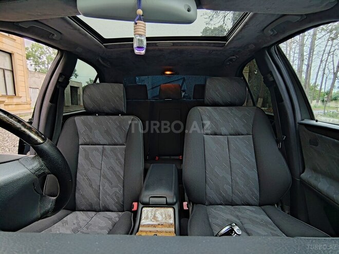 Mercedes E 240 2000, 284,742 km - 2.6 l - Ağdaş