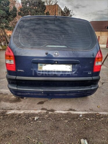 Opel Zafira-2
