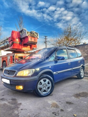 Opel Zafira-4