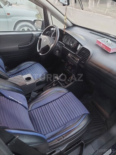 Opel Zafira-9