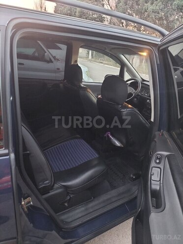 Opel Zafira-8