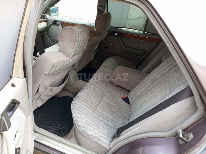 Mercedes 220 E 1993, 265,420 km - 2.2 l - Bakı