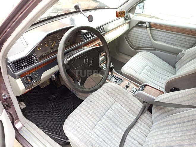 Mercedes 220 E 1993, 265,420 km - 2.2 l - Bakı