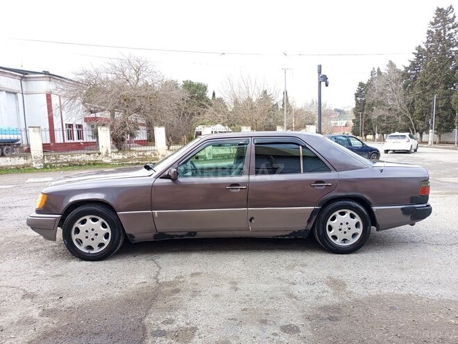 Mercedes 220 E 1993, 265,420 km - 2.2 l - Bakı