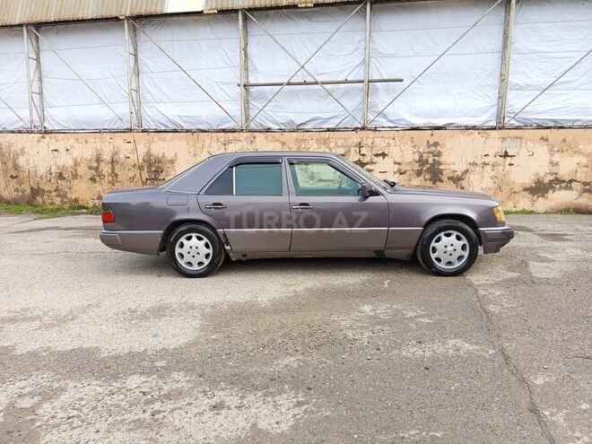 Mercedes 220 E 1993, 265,420 km - 2.2 l - Bakı