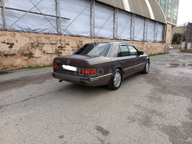 Mercedes 220 E 1993, 265,420 km - 2.2 l - Bakı