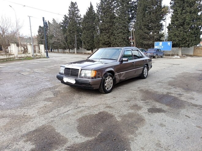 Mercedes 220 E 1993, 265,420 km - 2.2 l - Bakı