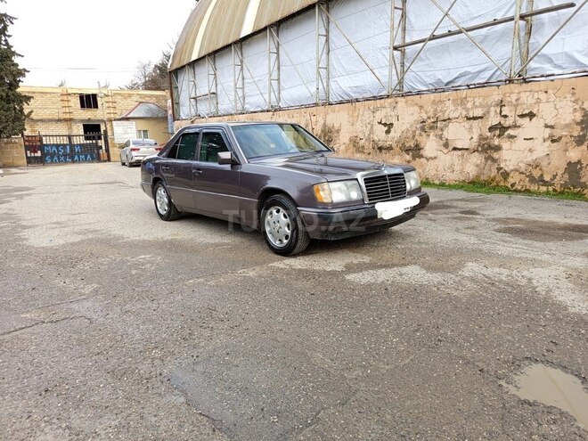 Mercedes 220 E 1993, 265,420 km - 2.2 l - Bakı