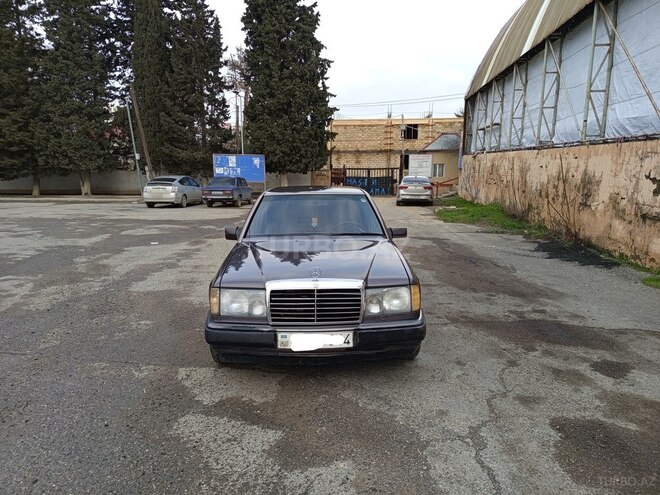 Mercedes 220 E 1993, 265,420 km - 2.2 l - Bakı