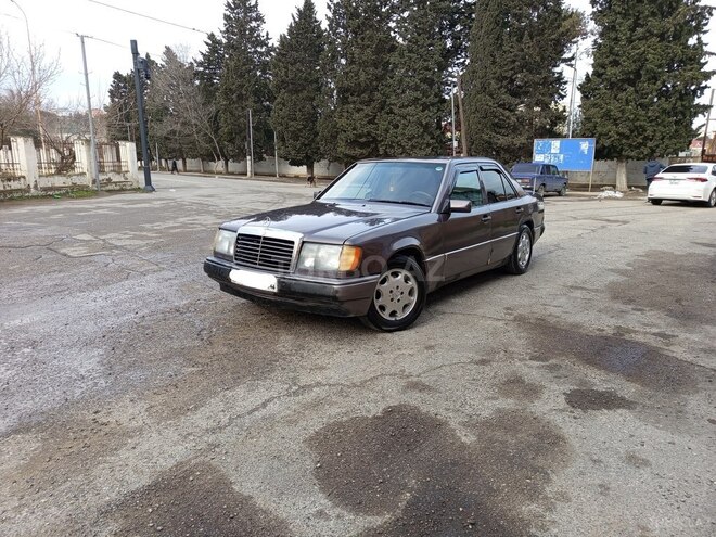 Mercedes 220 E 1993, 265,420 km - 2.2 l - Bakı