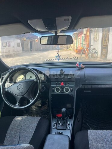 Mercedes C 200 2000, 250,000 km - 2.0 л - Bakı