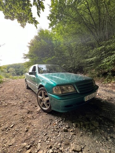 Mercedes C 200 2000, 250,000 km - 2.0 л - Bakı