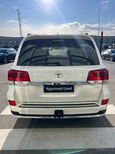 Toyota Land Cruiser-5