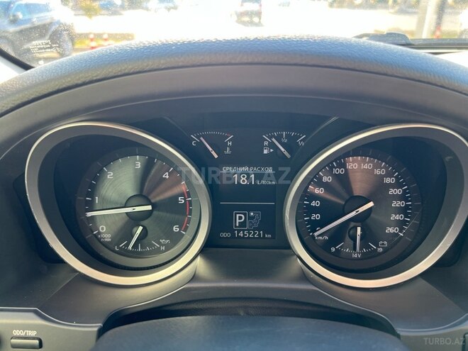 Toyota Land Cruiser-11
