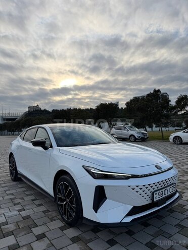 Changan  2025, 2,100 km - 1.5 л - Bakı