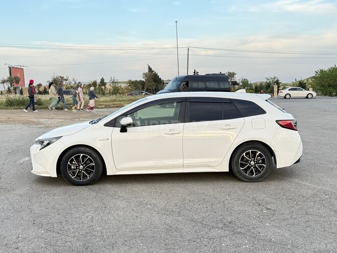 Toyota Corolla 2019, 180,000 km - 1.8 l - Bakı