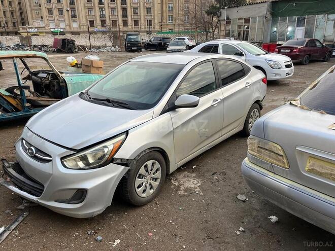 Hyundai Accent 2015, 200,000 km - 1.6 л - Bakı