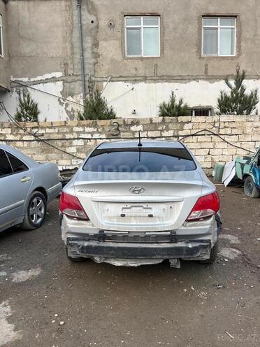 Hyundai Accent 2015, 200,000 km - 1.6 л - Bakı