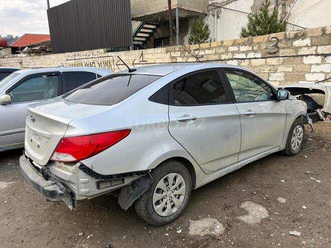 Hyundai Accent 2015, 200,000 km - 1.6 л - Bakı