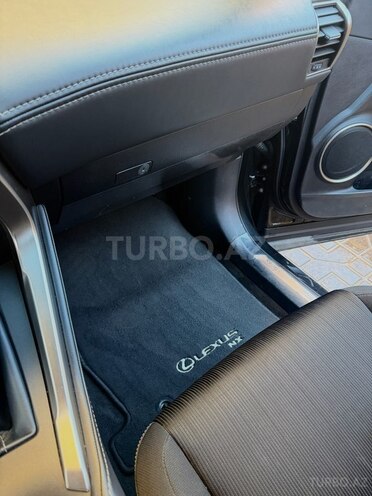 Lexus NX 300-8