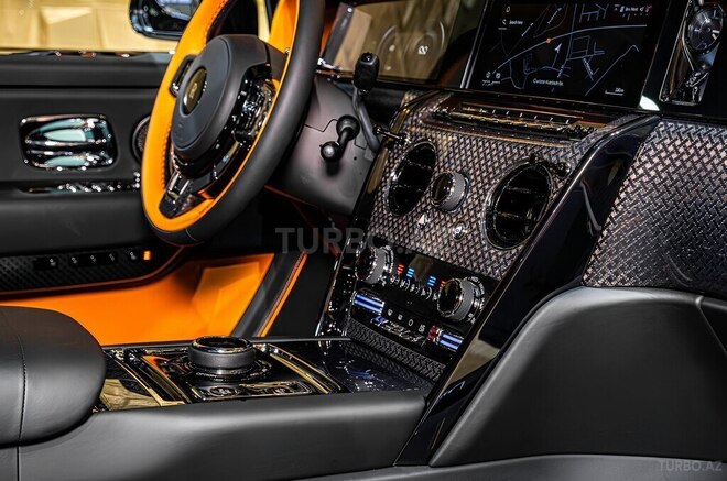 Rolls-Royce Cullinan-6