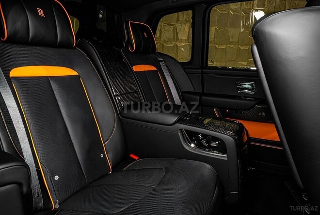 Rolls-Royce Cullinan-14