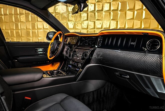 Rolls-Royce Cullinan-10