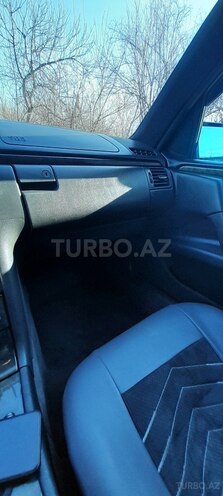 Mercedes E 240-5