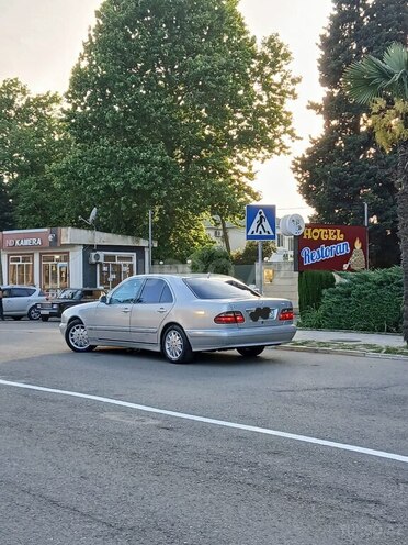 Mercedes E 220 2000, 58,000 km - 2.2 l - Masallı