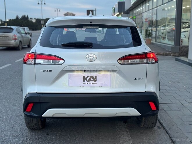 Toyota Corolla Cross-3