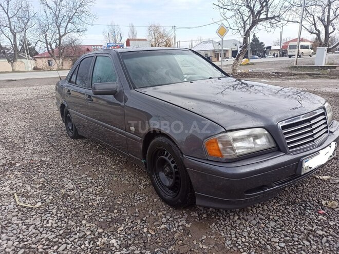 Mercedes C 180 1995, 750,000 km - 1.8 l - Quba
