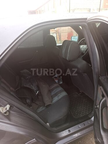 Mercedes C 180 1995, 750,000 km - 1.8 l - Quba