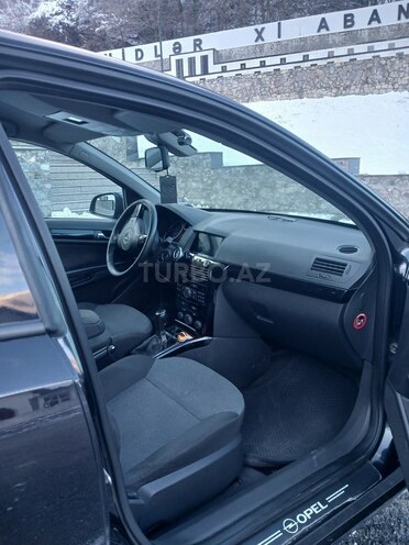 Opel Astra 2009, 276,000 km - 1.4 l - Şəki