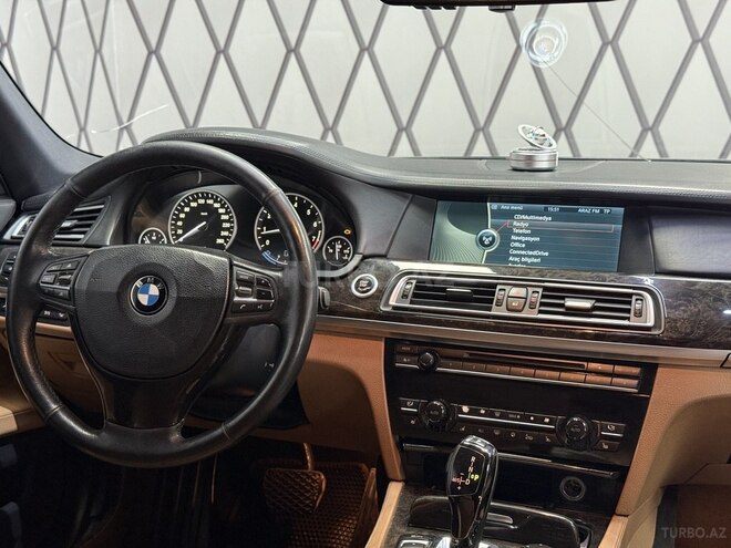 BMW 750-8
