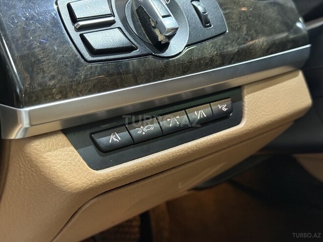 BMW 750-12